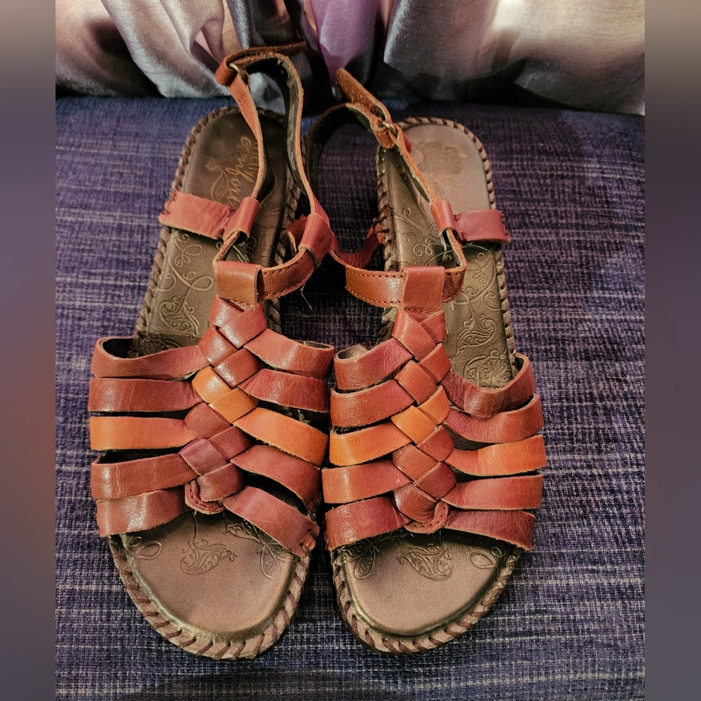 Strictly Comfort Sandals Womens Size 7M Brown Leather Upper Buckle, quality